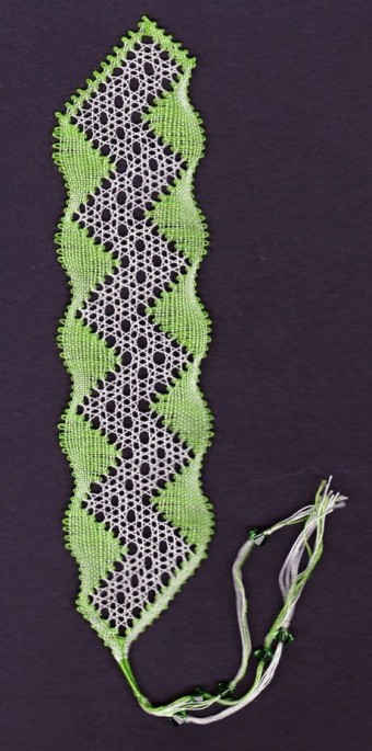 August Birthstone Bookmark Torchon Bobbin Lac