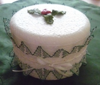 Christmas Tree Cake Frill Torchon Bobbin Lace