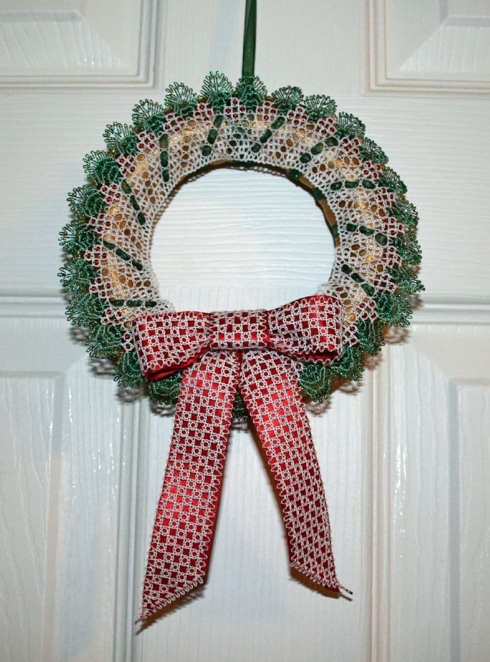 Holly Wreath Torchon Bobbin Lace Pattern